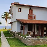 Mikiverna Beachfront Family Maisonette 別荘 Kalyves Polygyrou