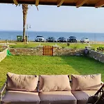 Mikiverna Beachfront Family Maisonette * Kalyves Polygyrou
