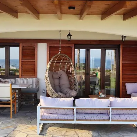 Mikiverna Beachfront Family Maisonette