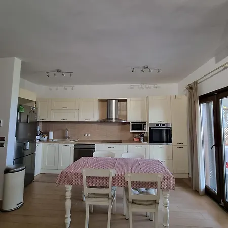 Mikiverna Beachfront Family Maisonette *