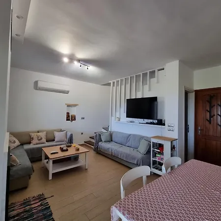Mikiverna Beachfront Family Maisonette