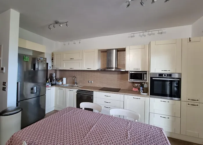 Mikiverna Beachfront Family Maisonette * Kalyves Polygyrou