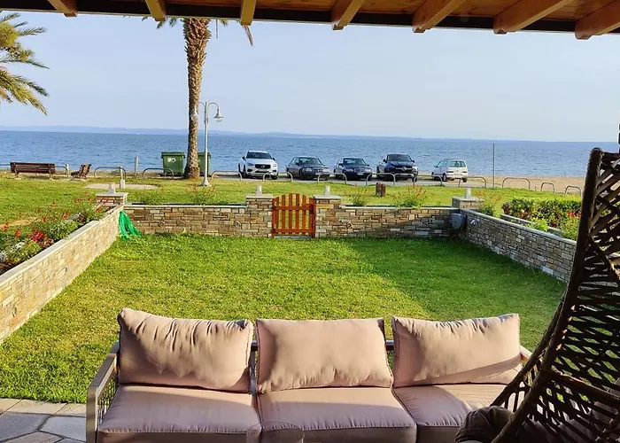 Mikiverna Beachfront Family Maisonette * Kalyves Polygyrou