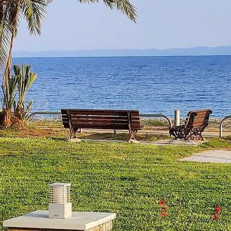 Holiday home Mikiverna Beachfront Family Maisonette