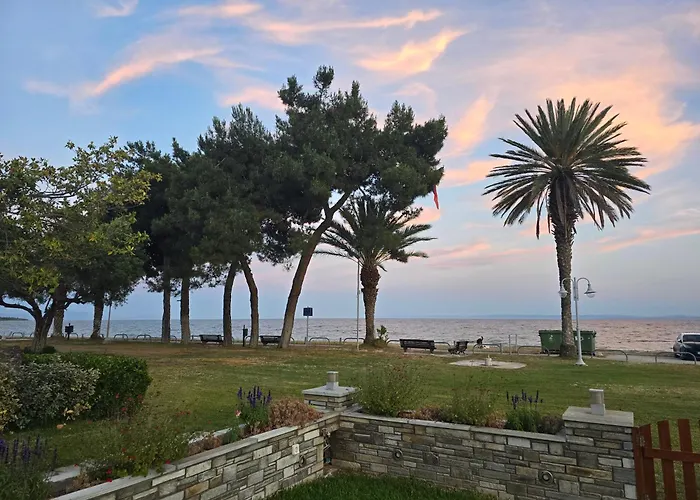 Holiday home Mikiverna Beachfront Family Maisonette