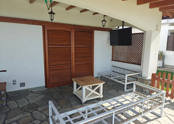 Mikiverna Beachfront Family Maisonette
