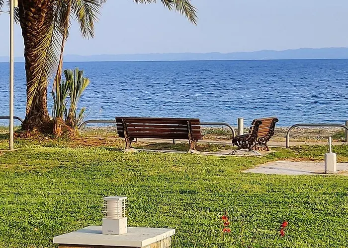 Holiday home Mikiverna Beachfront Family Maisonette