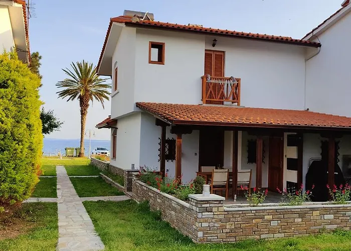 Mikiverna Beachfront Family Maisonette Holiday home Kalyves Polygyrou
